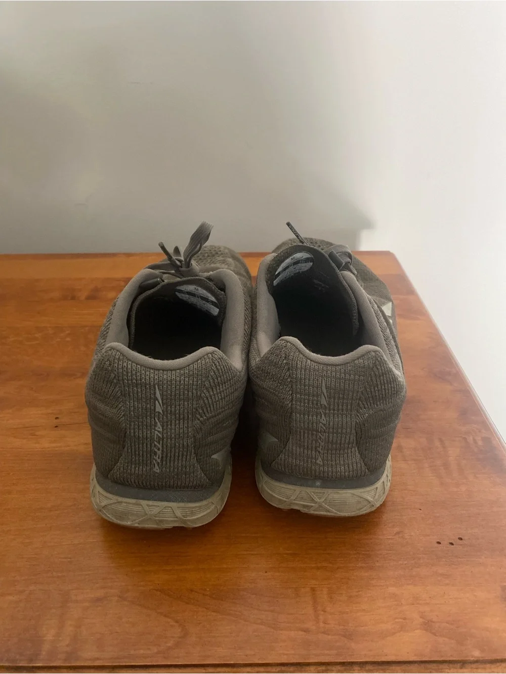 Altra Men's Escalante 2.5 Olive Gray Athletic Running Shoes